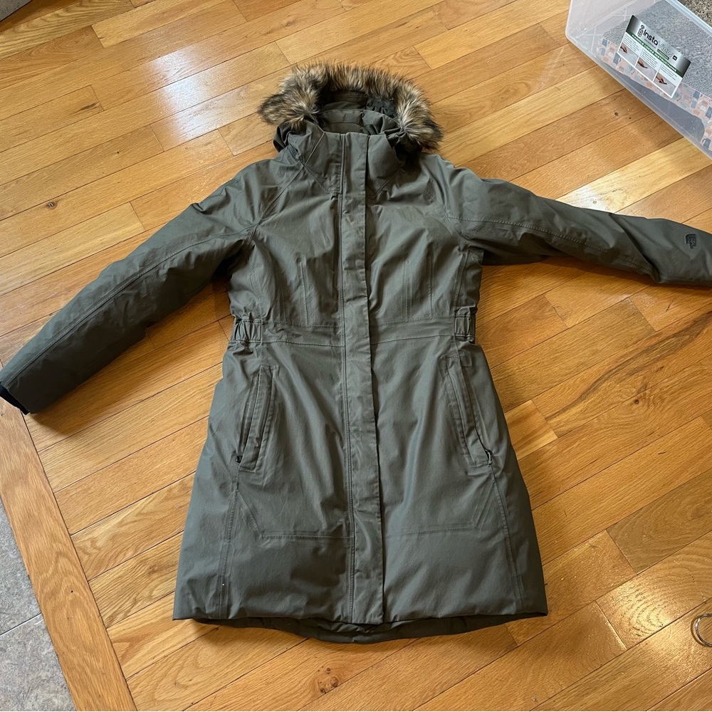 The North Face Women's Large Long Green Parka with Detachable Faux Fur Hood
